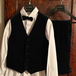 Isaac Mizrahi Boys 4 piece velvet suit